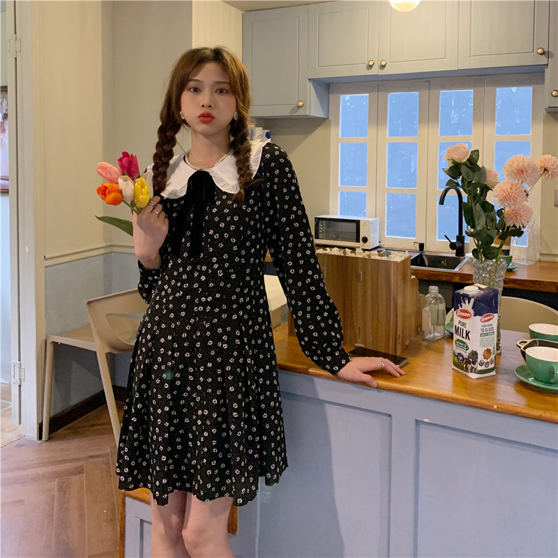 Real price Vintage Floral Dress + bow tie