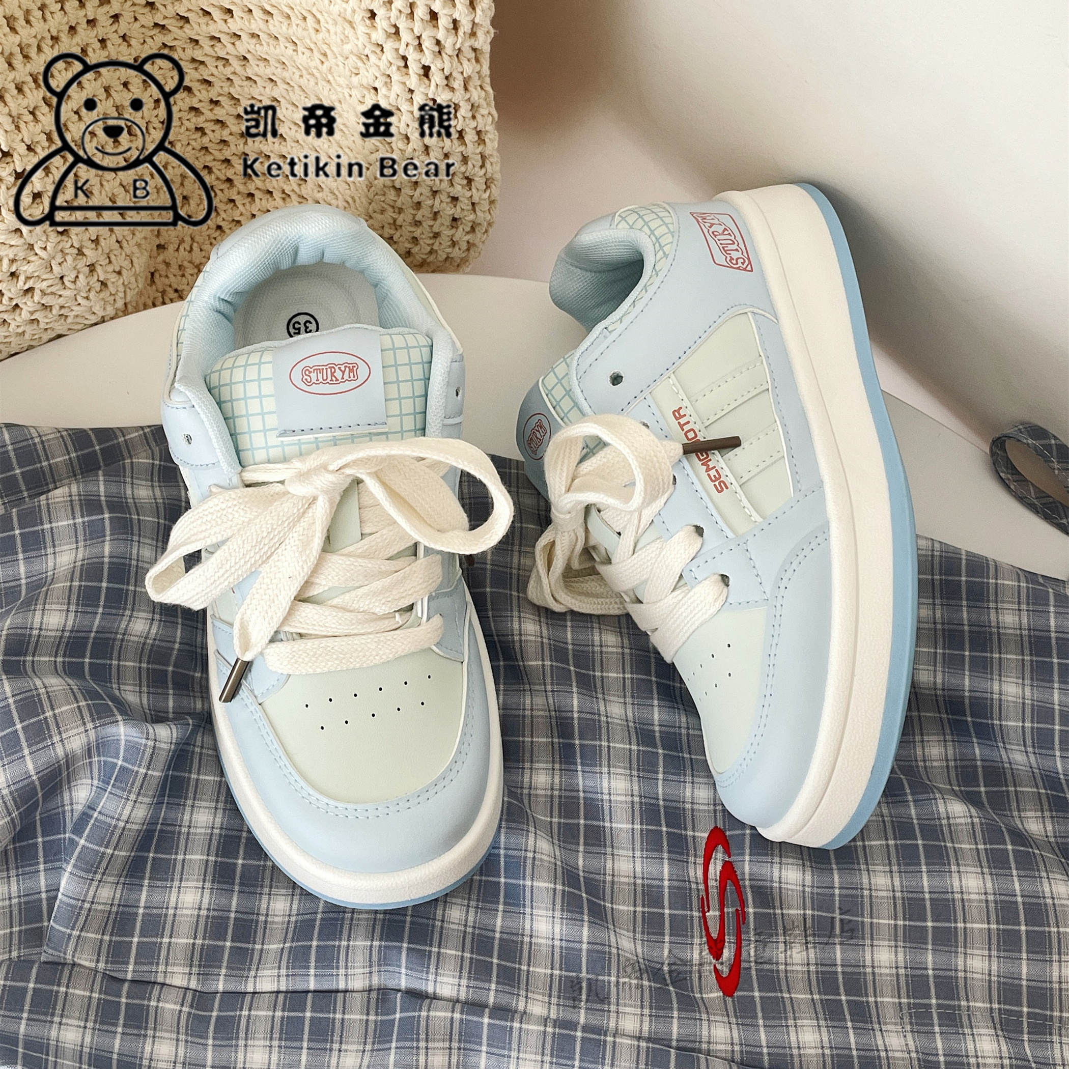 女童鞋子好看百搭蓝色板鞋今年新款儿童运动鞋流行面包秋季中大童