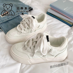 韩版女童鞋子星星板鞋女款2026新款休闲德训鞋网面透气厚底小白鞋