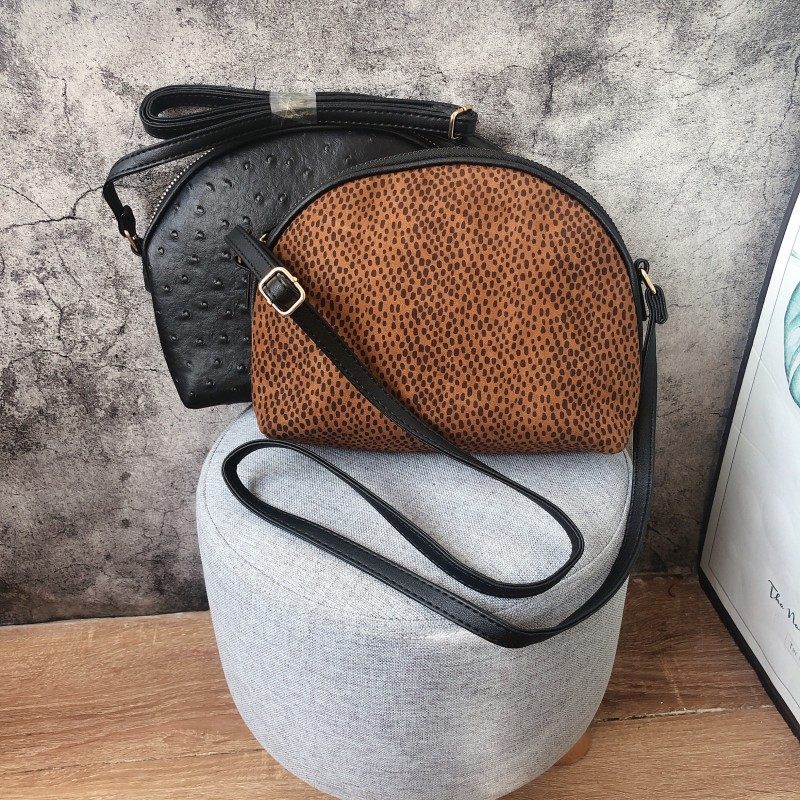 出口英国外贸时尚豹纹纯黑鸵鸟纹贝壳包斜挎包轻便小包手机散步包