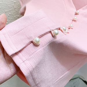 RM7196#小个子夏季新款名媛小香风设计感小众时尚百搭V领珍珠扣T恤女