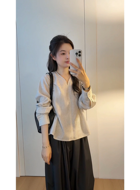 “挚爱条纹”松弛感小众解构色织竹节棉麻小V领气质竖条衬衫女