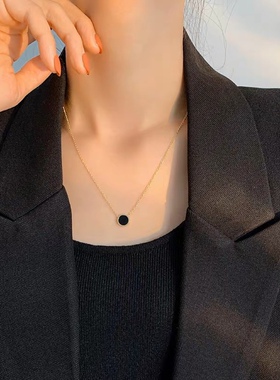 18k玫瑰金双面圆饼项链女金黑白贝母圆形吊坠大饼简约精致锁骨链