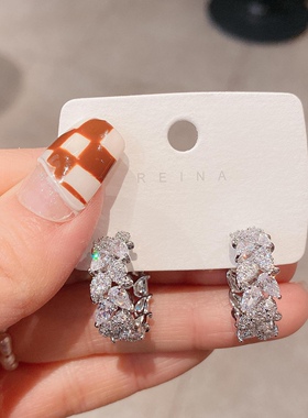 18K玫瑰金耳钉女莫桑石排钻耳扣彩金时尚耳骨钉白金满钻耳环耳圈