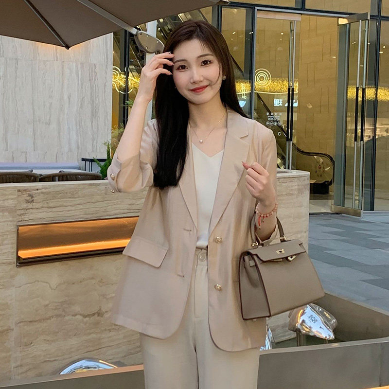 时尚2026夏季新款今年流行爆款气质百搭防晒薄款夏季小西服外套女