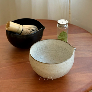 一家正品 圆乎乎小胖子 小众手作 粗陶粉引抹茶碗 侘寂风带嘴碗