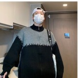 黑色