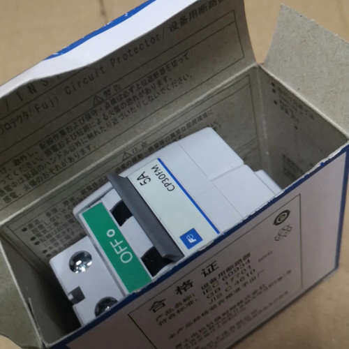 富士线路保护器 CP30FM-2P005 全新带包装