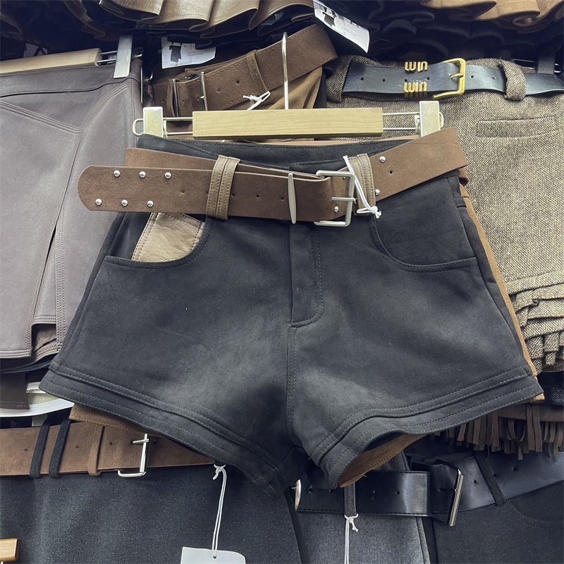 2025年秋冬新款鹿皮绒休闲短裤女个性撞色口袋设计气质百搭a字裤