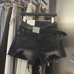 美式黑色破洞毛边设计感洋气牛仔裤女2026年春季新款高腰辣妹短裤