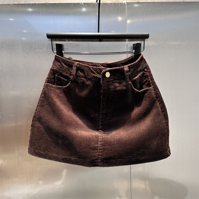 欧货复古辣妹灯芯绒休闲半身裙女2026年冬季新款百搭时尚显瘦短裙