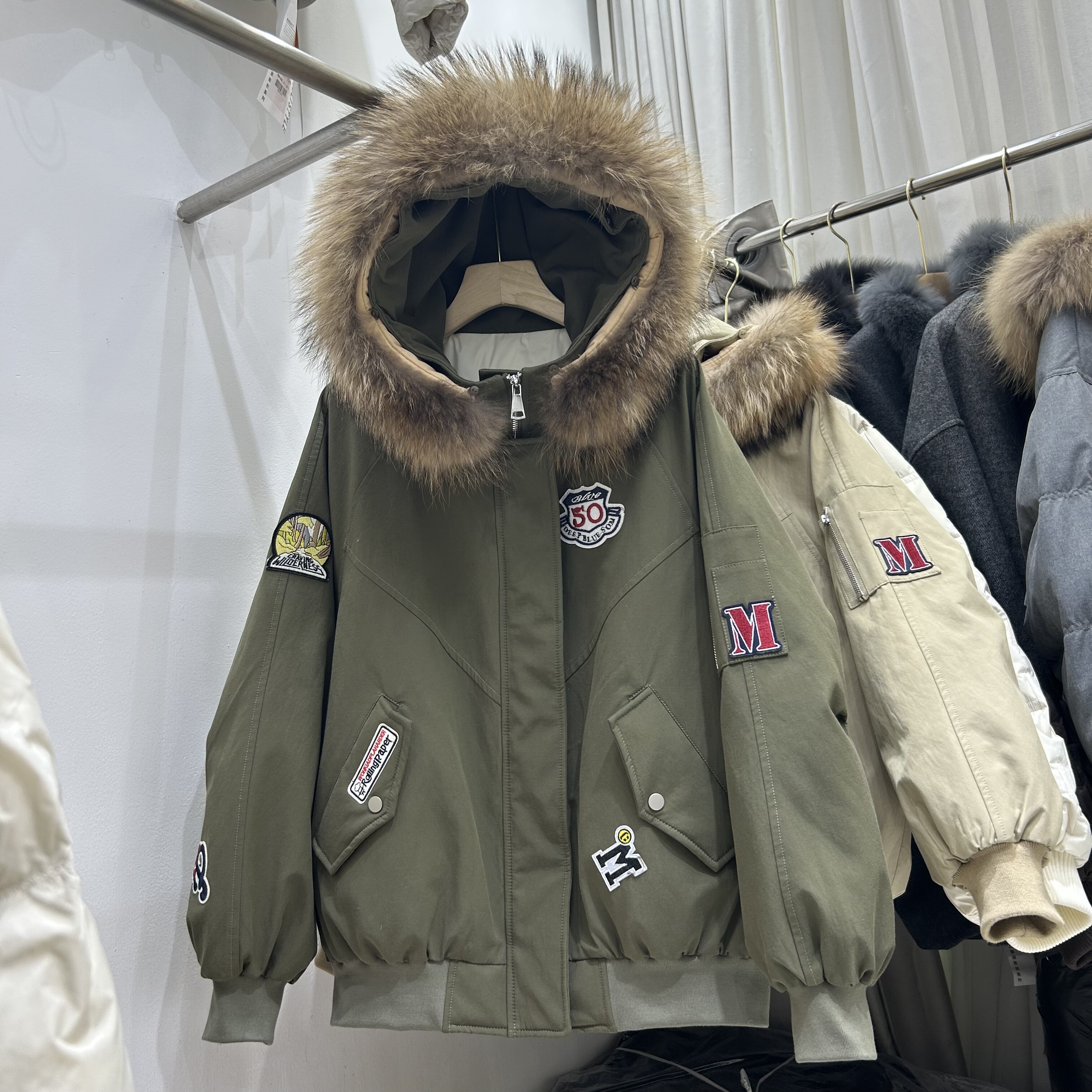 欧货工装90绒羽绒服女大毛领派克服2025冬新款潮流贴标白鸭绒外套