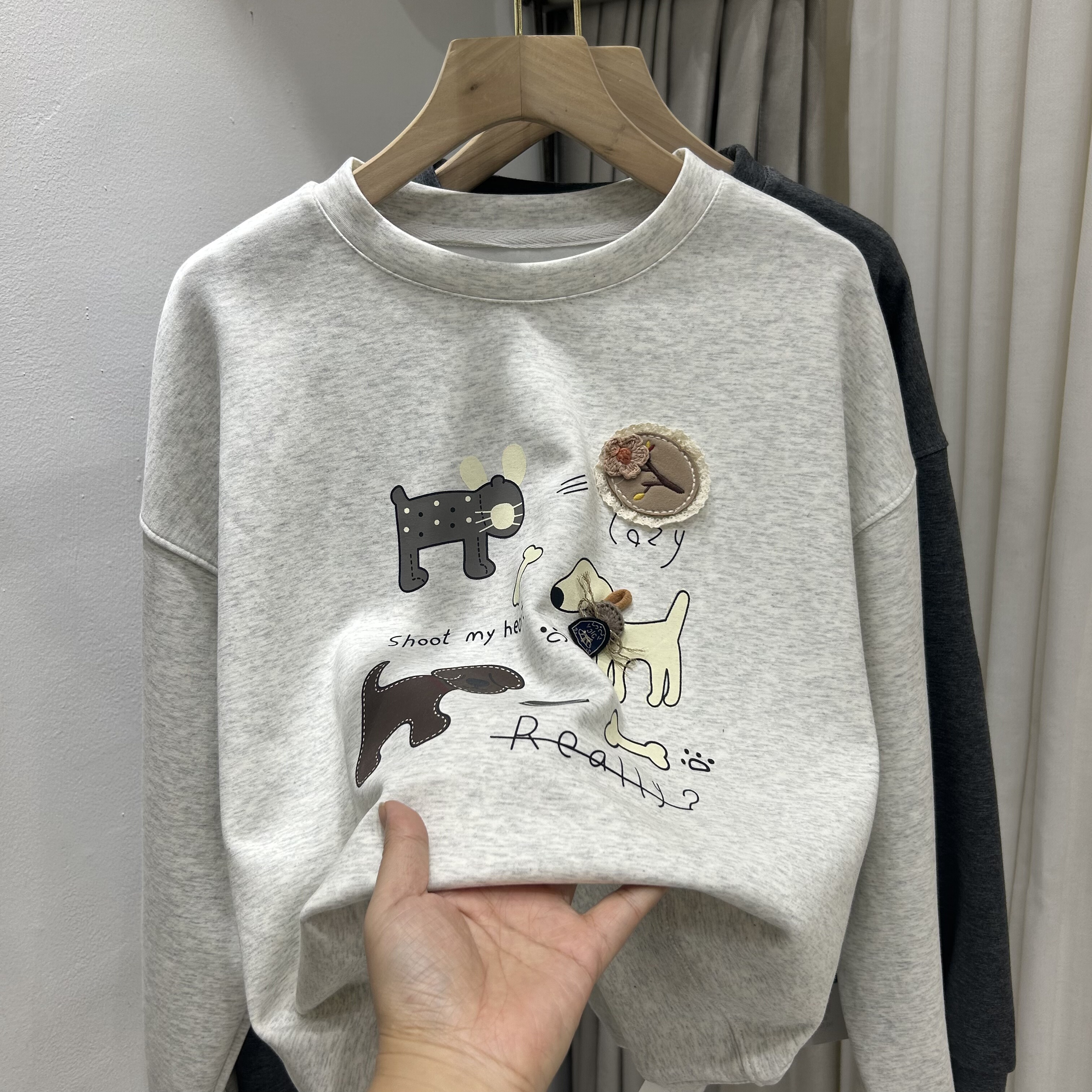 韩系圆领刺绣长袖卫衣女2025新款秋季宽松卡通小个子简约外套上衣