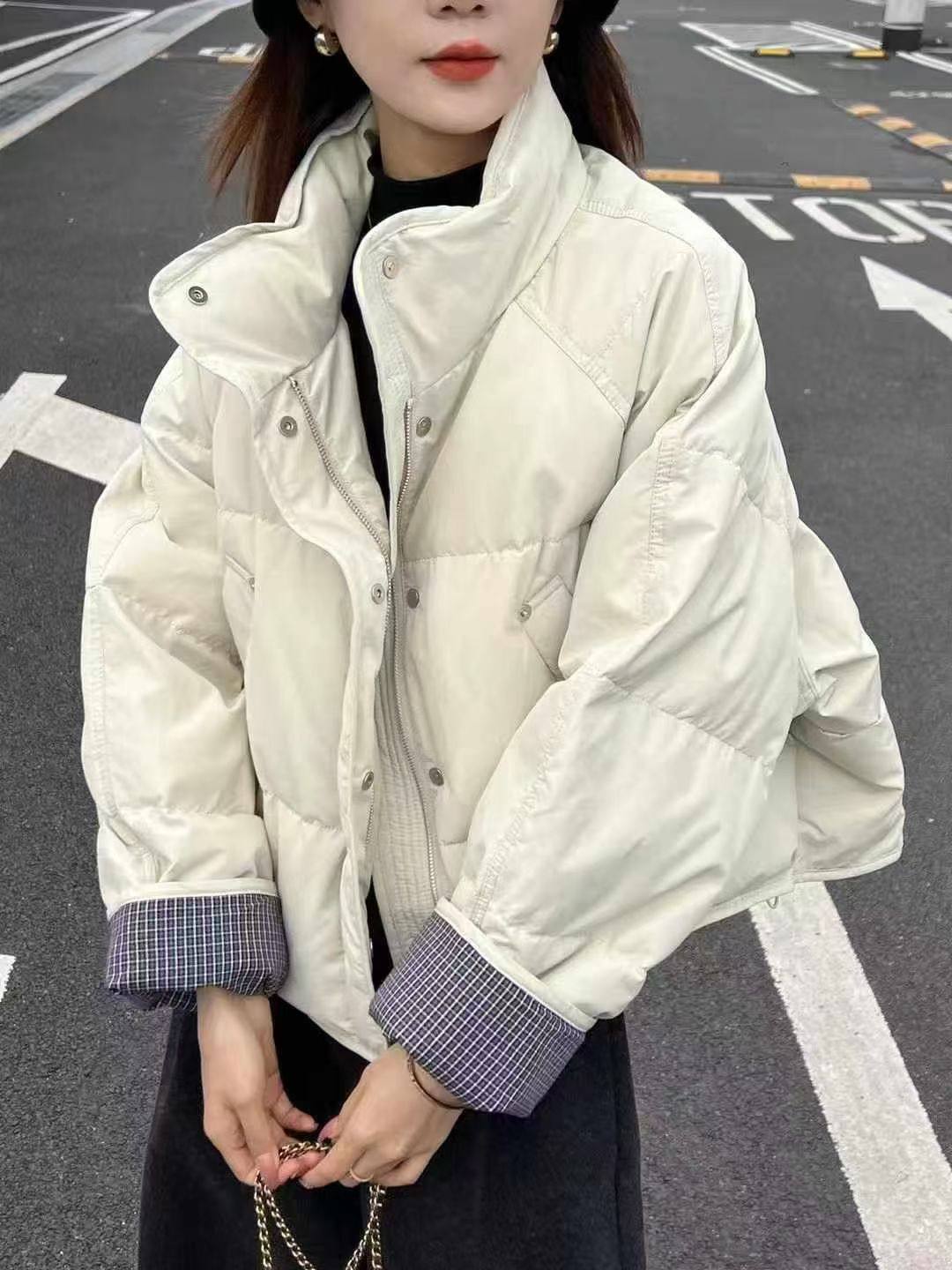 韩系设计感袖子拼接格子羽绒服女2025冬立领宽松白鸭绒短外套上衣