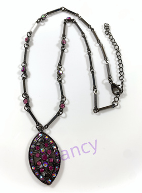 1928打标玫红色镶钻锁骨链