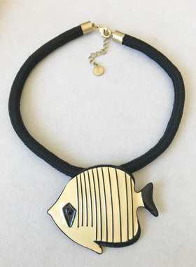 Vintage中古Sooyeon打标奶杏色珐琅釉热带鱼坠短款项圈夸张项链女