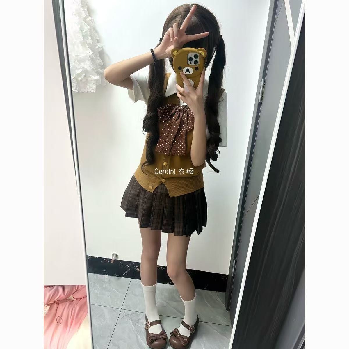 学院风JK制服开衫马甲校供感棕色
