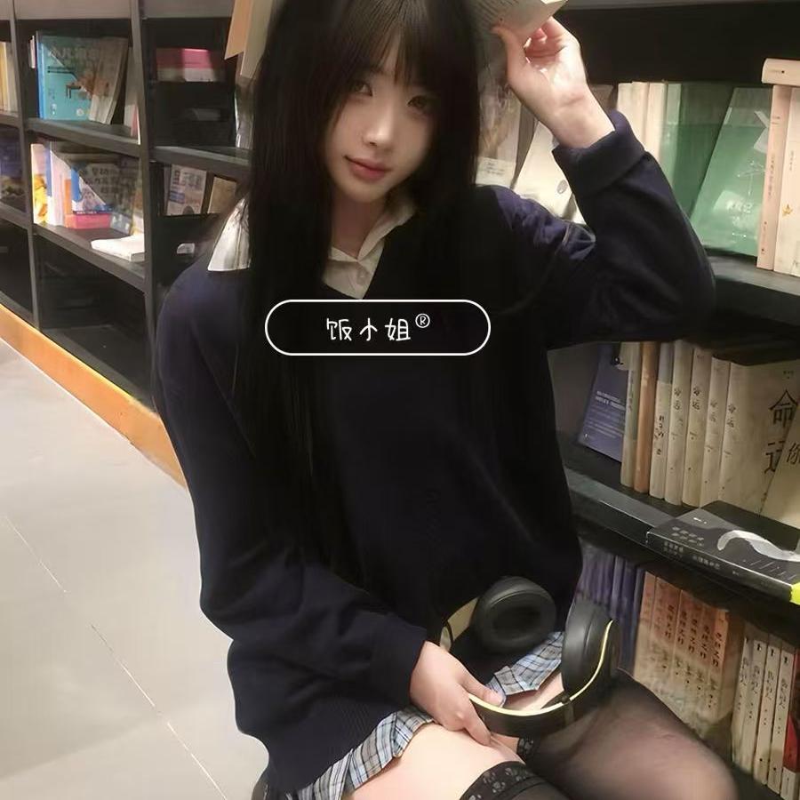 学院风秋冬纯色长袖V领上衣套头