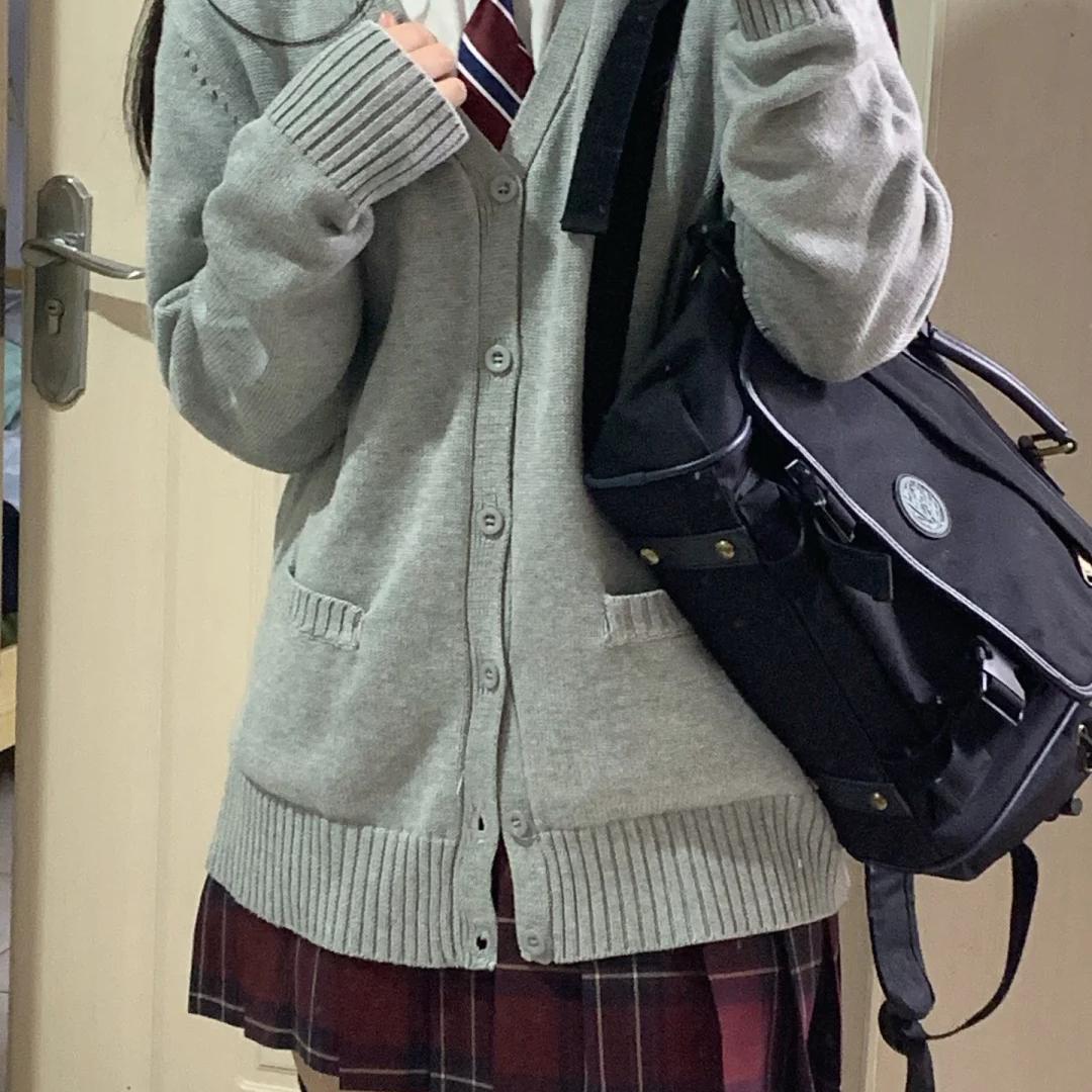 秋校供感宽松百搭长袖针织外套