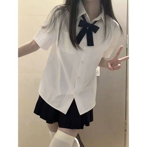 显瘦百搭班服百褶裙套装