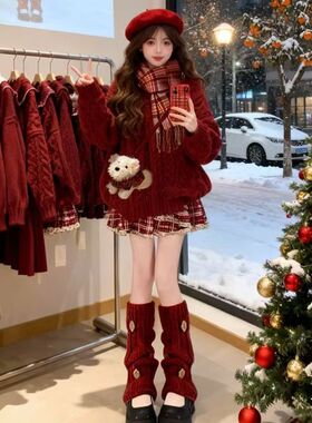 冬季圣诞好看红色毛衣针织衫女高级感遮肉格纹短款裙子穿搭一整套
