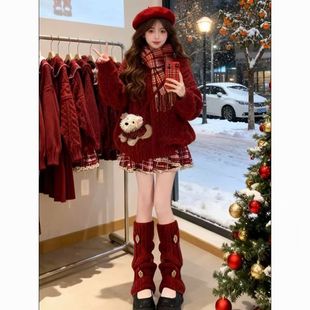 冬季圣诞好看红色毛衣针织衫女高级感遮肉格纹短款裙子穿搭一整套
