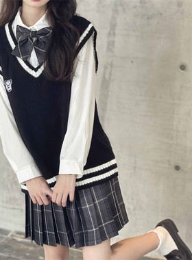 奶乖学生妹~秋季v马甲v领毛衣