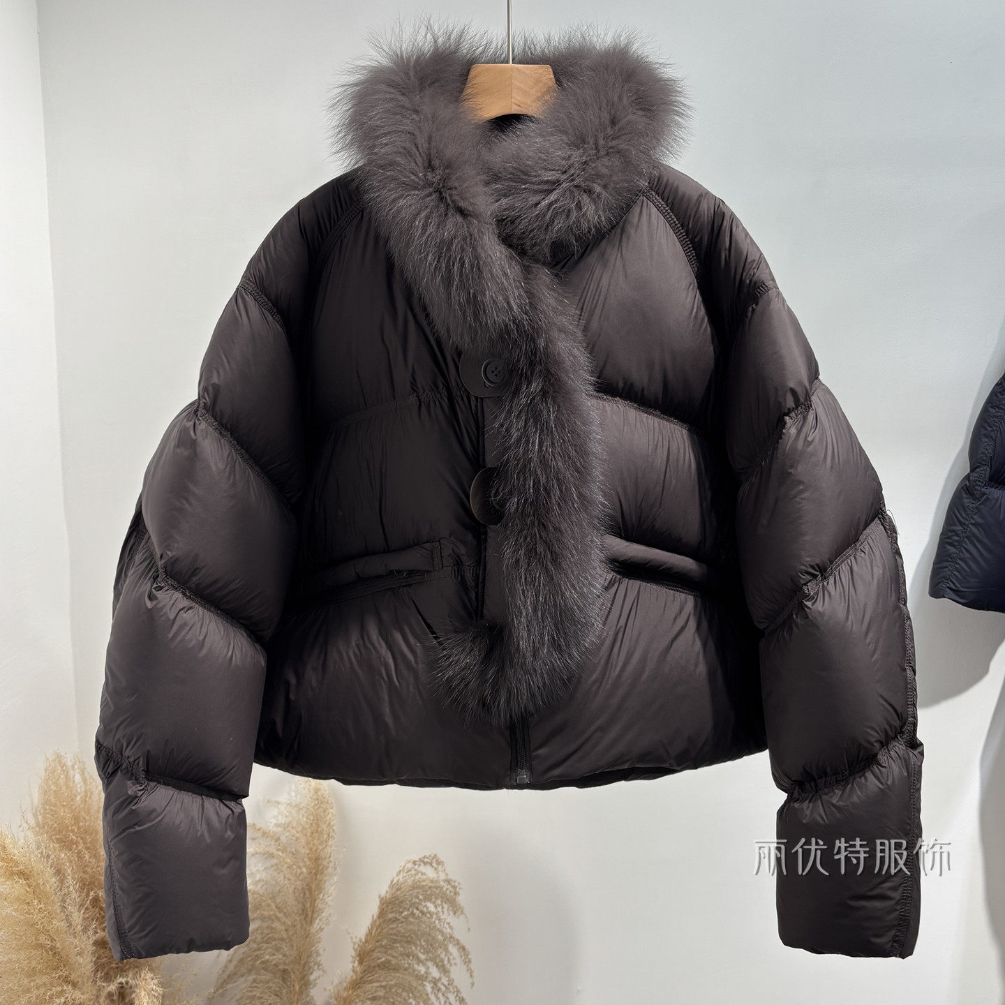 轻奢风大毛领短款羽绒服女加厚保暖气质小个子90白鸭绒面包服外套,女装/女士精品,羽绒服,淘宝优惠券,粉丝福利购,淘宝优惠卷