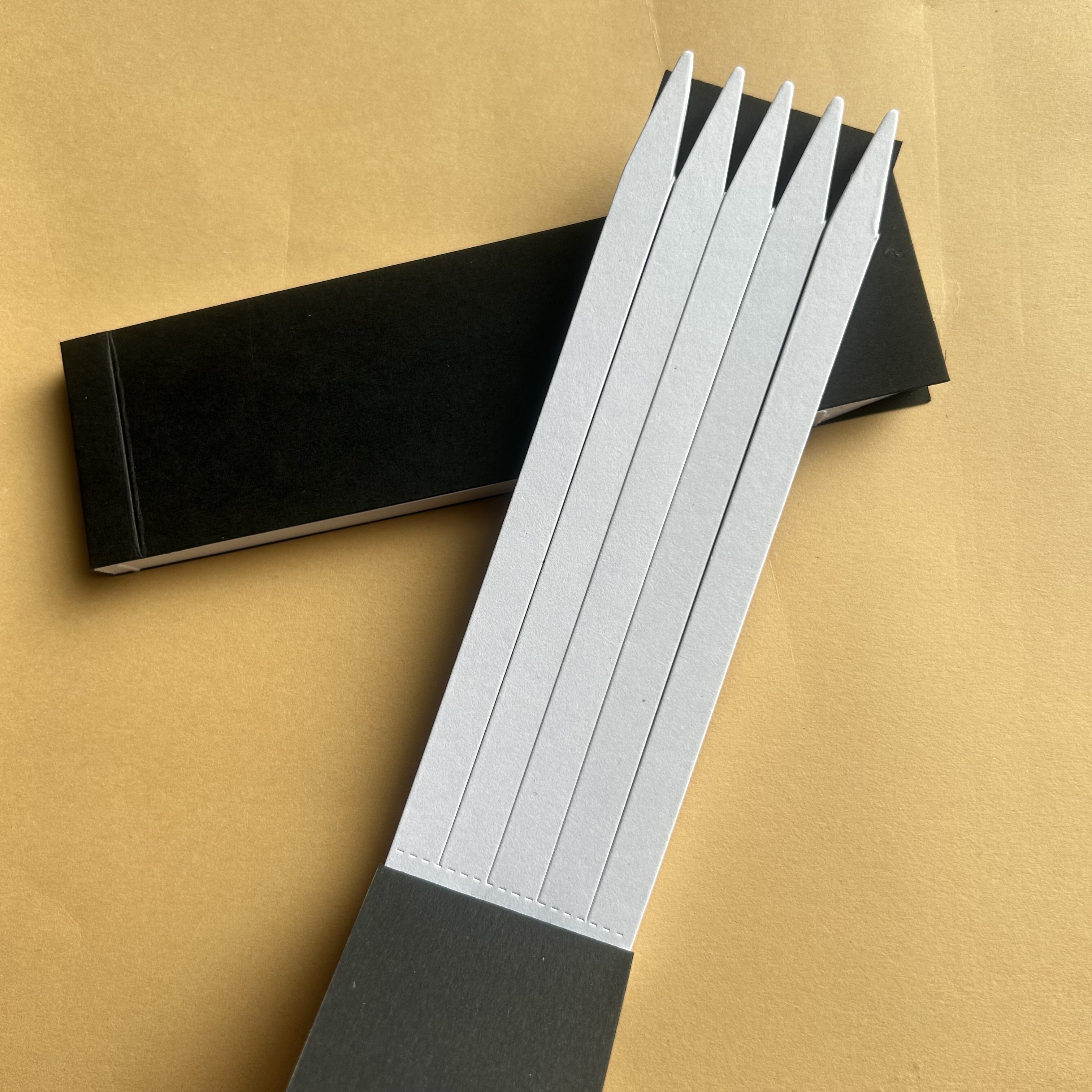 试香本香水测试纸闻香纸香水卡精油用纸辨香条闻香本100张可定制