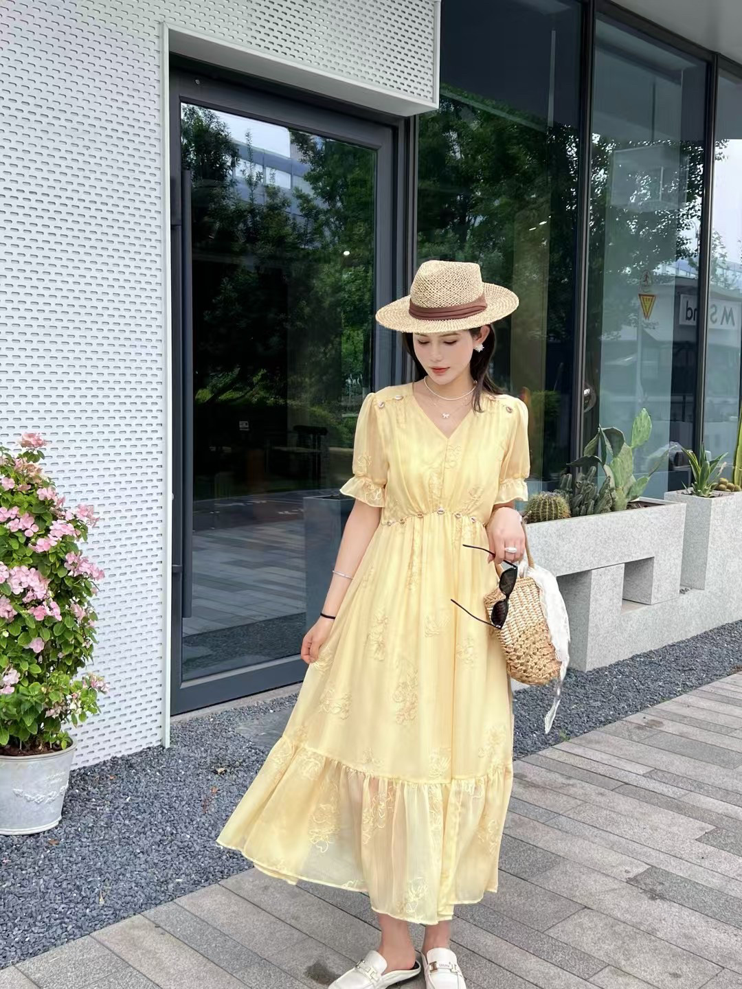 2025夏季新款法式雪纺印花连衣裙女立体绣花泡泡袖甜美蕾丝长裙潮