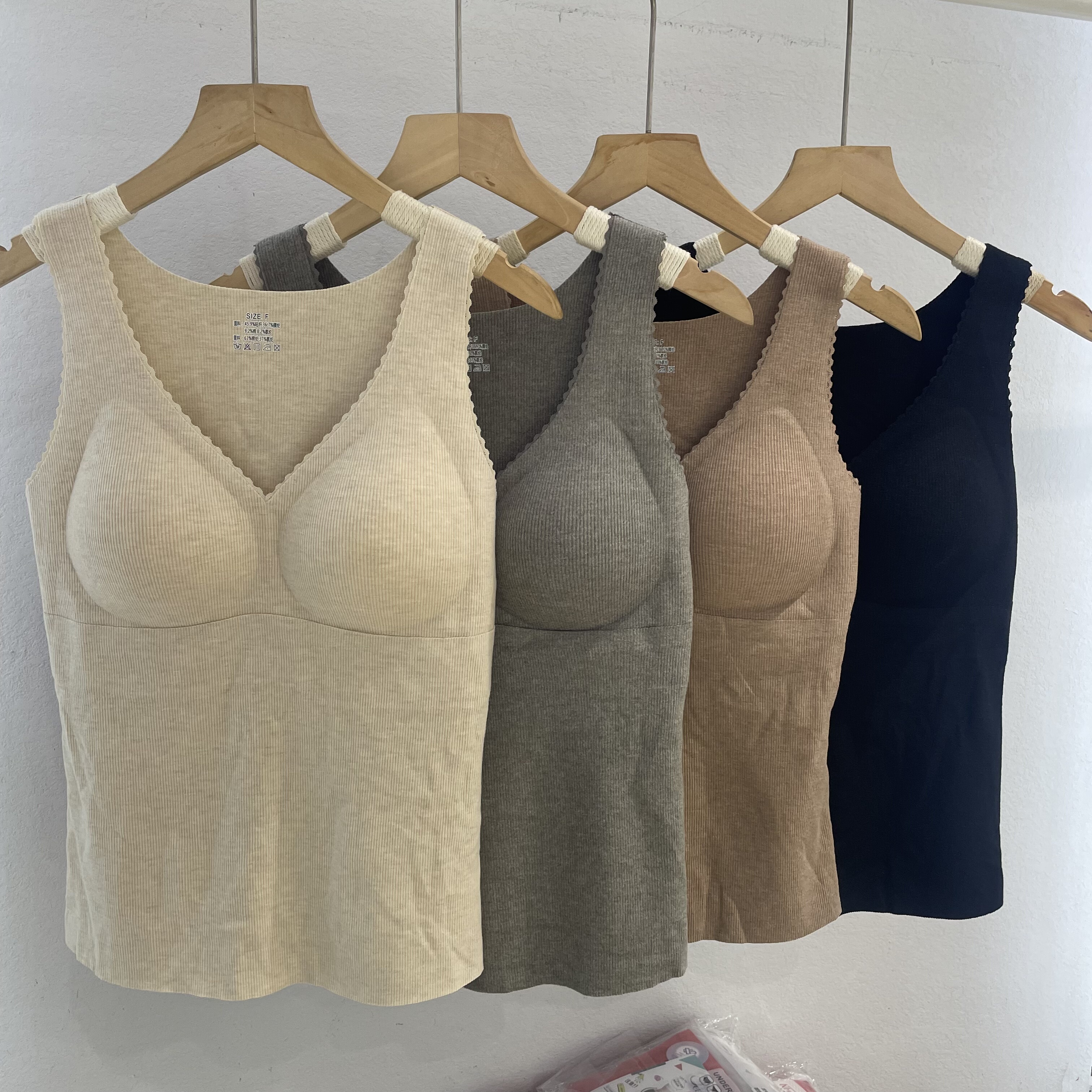 黛美芮6229秋冬新款无痕交叉V领磨毛乳胶固定杯聚拢保暖背心吊带