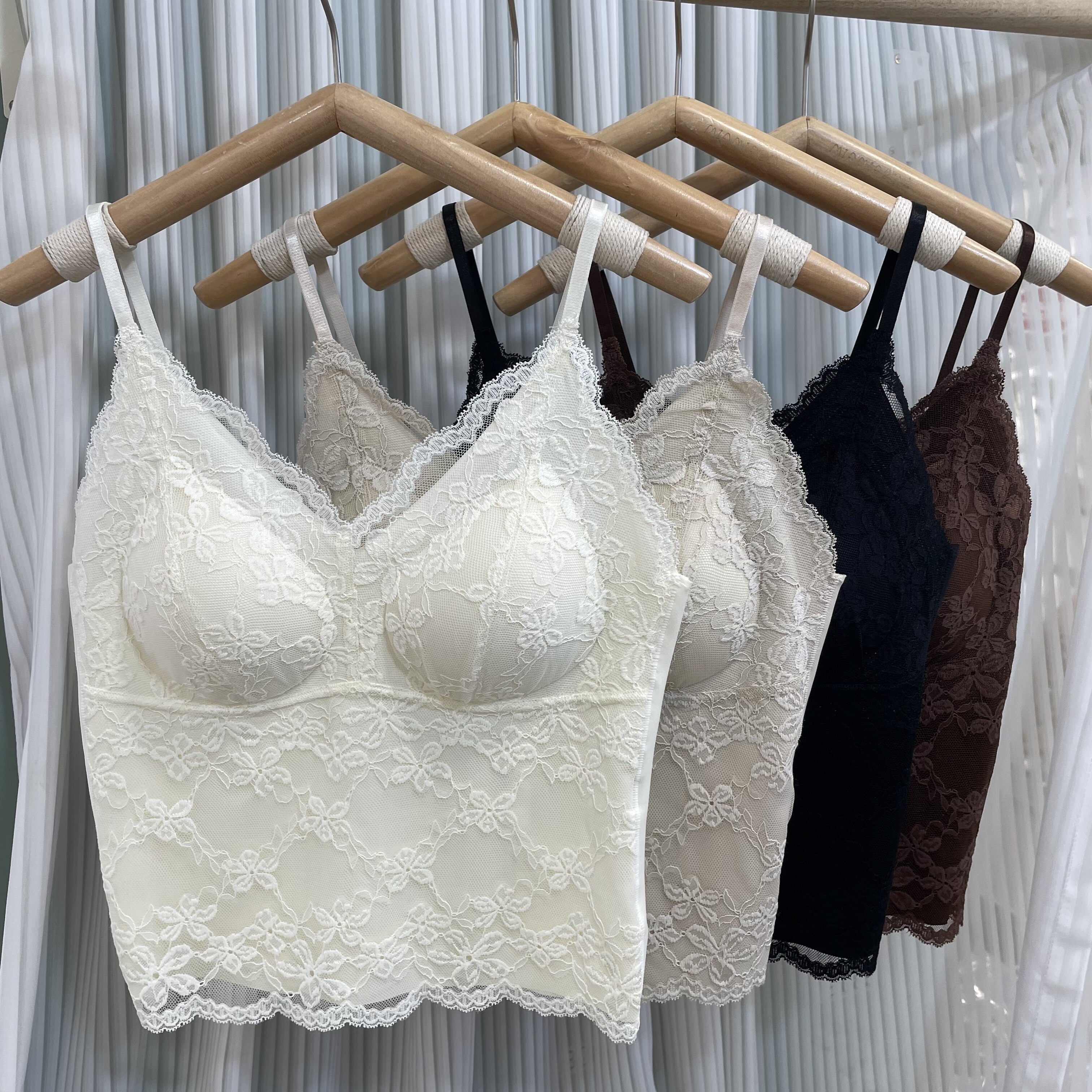 黛美芮3558早秋款蕾丝V领带胸垫吊带女修身性感打底上衣纯欲背心