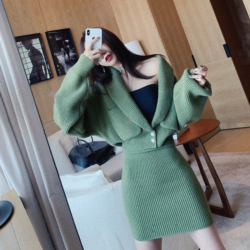 谨哥JG 设计师款显瘦V领毛衣连衣裙女两件套针织裙女秋冬2022新款