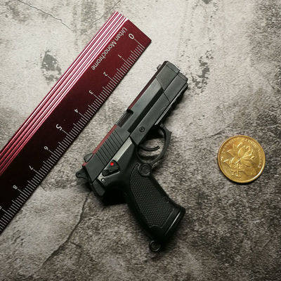 1:3小比例92g枪模钥匙扣塑料玩具不可发射可分解装卸弹匣stingtoy