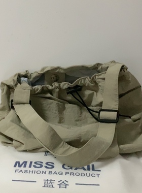 26（全新）米色韩风韩版简约女士女生逛街潮流肩背斜挎包