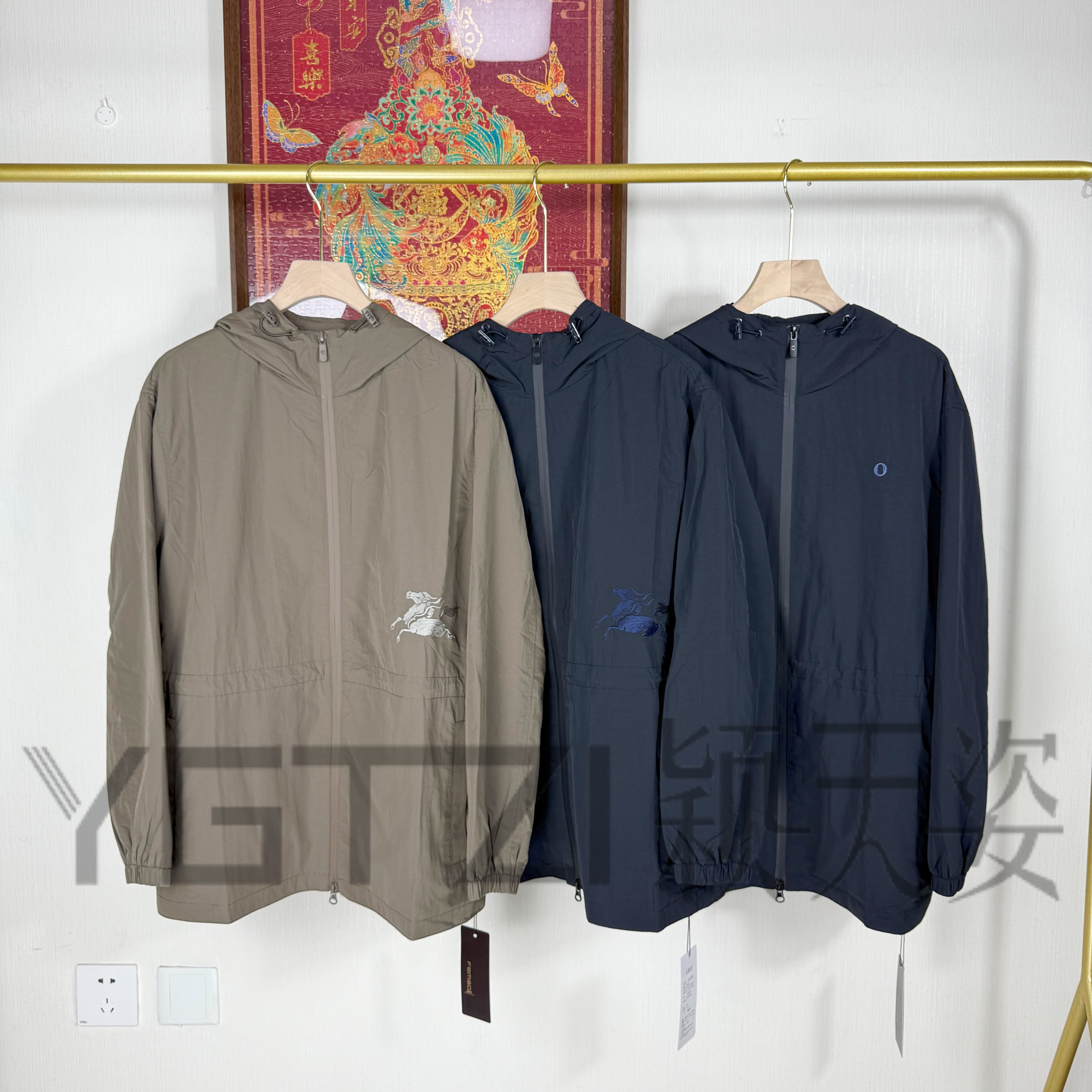 菲玛掂2025秋季新款双面穿风衣