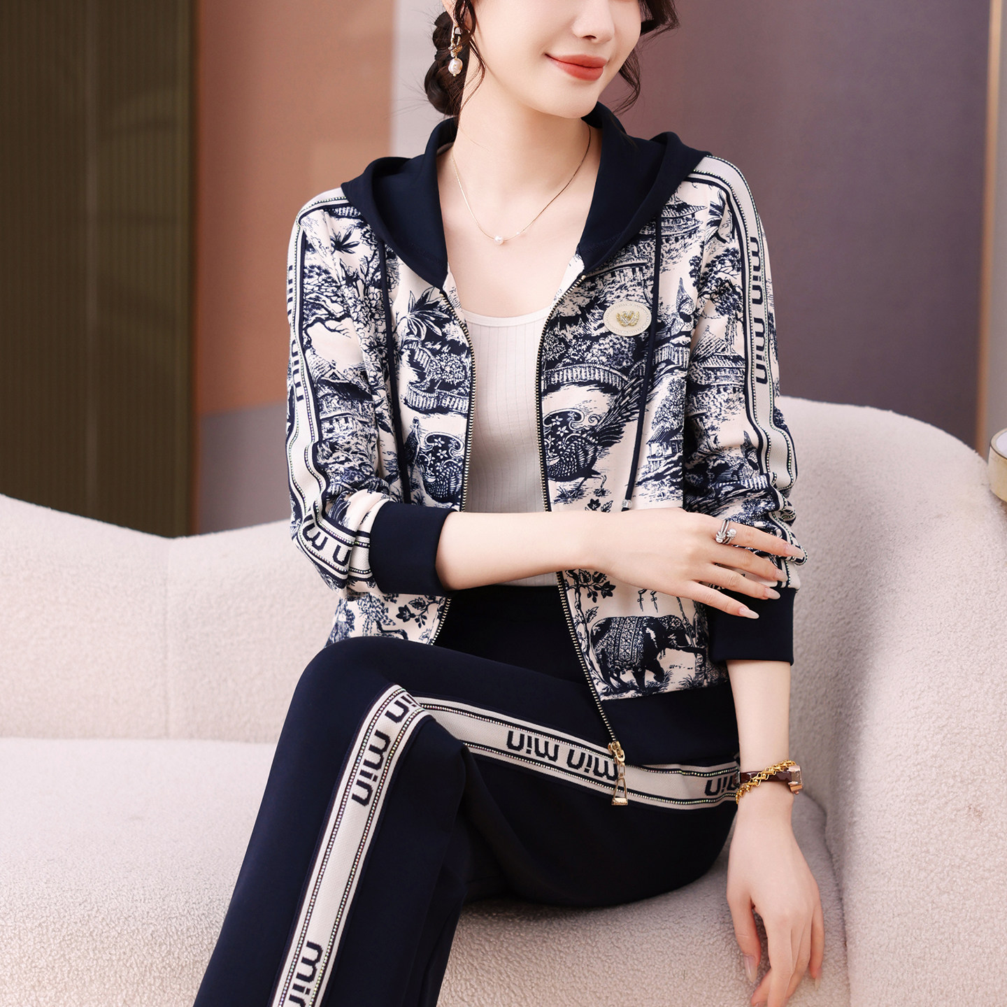 时尚减龄运动服套装女春秋韩版宽松慵懒风洋气减龄连帽开衫卫衣女