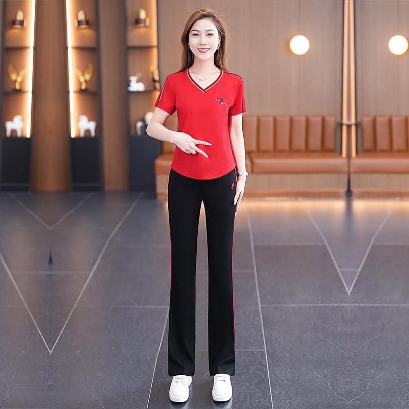 品牌时尚减龄V领短袖V喇裤两件套2025年春季新款时尚休闲运动套装