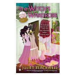 【预售】In a Witch's Wardrobe: A Witchcraft Mystery