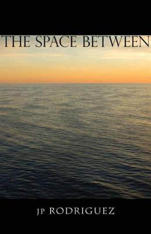 【预售】The Space Between