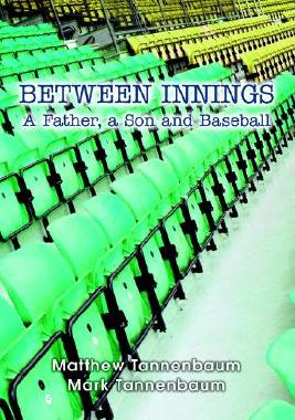 【预售】Between Innings: A Father, a Son and Baseball