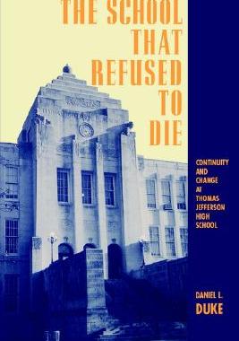 【预售】School That Refused Die: Continuity and Change at