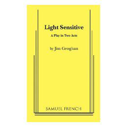 【预售】Light Sensitive