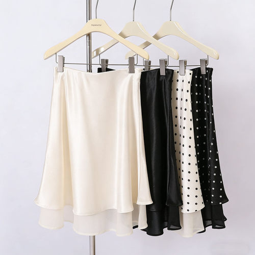 韩系波点缎面拼接五分中裙