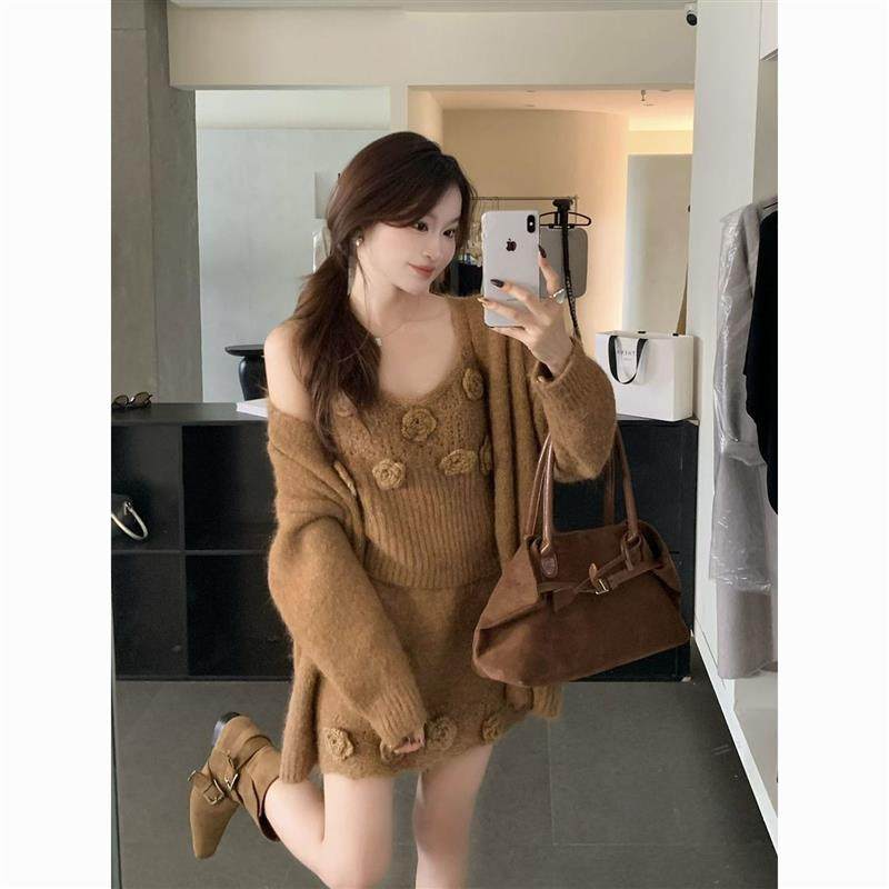 女神范套装一整套设计感立体花朵毛衣吊带背心半身短裙针织三件套,女装/女士精品,时尚套装,淘宝优惠券,粉丝福利购,淘宝优惠卷