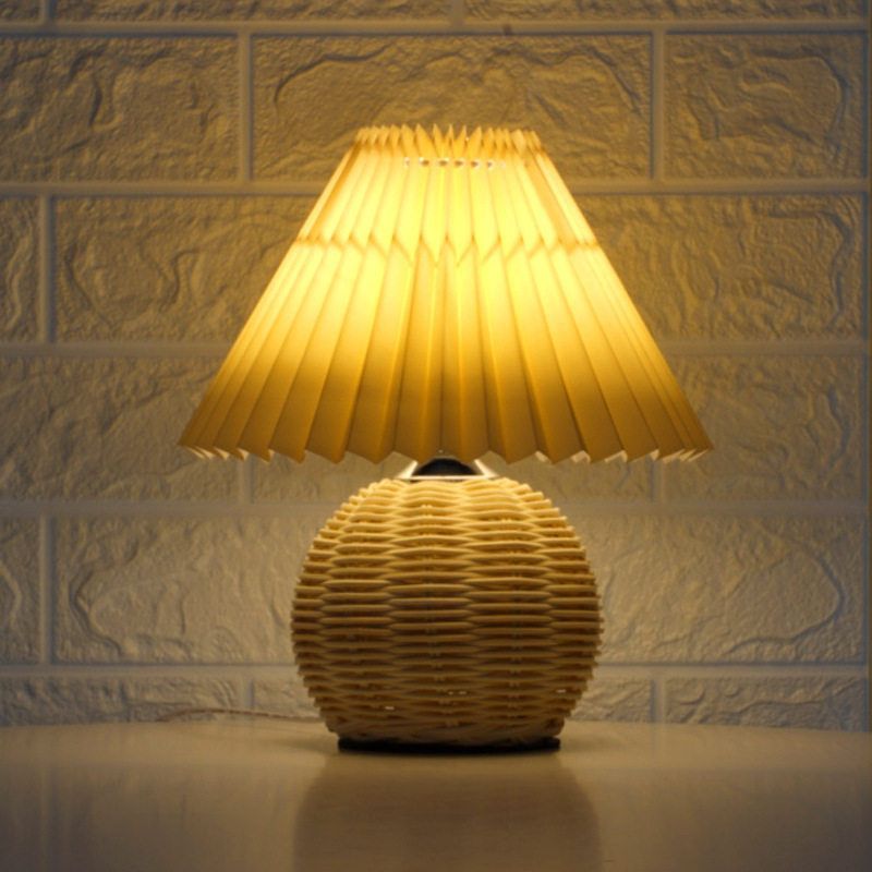 European desk lamp bedroom bedside lamp small night light