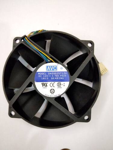 9025 9CM 12V 0.7A电脑CPU机箱大风力PWM四针风扇DA09025T12U