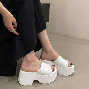 不累脚坡跟增高拖鞋女士外穿夏季款时尚松糕鞋高跟凉拖鞋女款白色