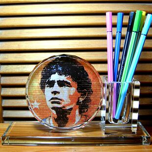 马拉多纳摆设纪念品礼物装饰收藏周边工艺品足球球星水晶笔筒摆件