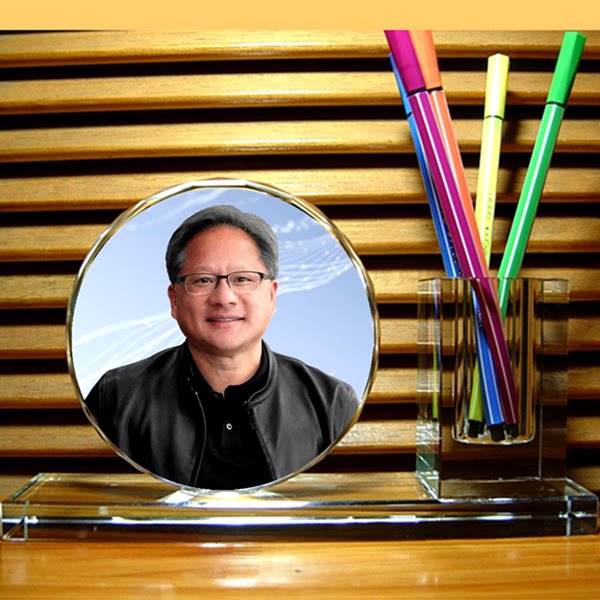 黄仁勋摆设纪念品英伟达收藏品礼物装饰品奖品工艺品水晶笔筒摆件